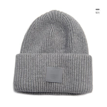 Lade das Bild in den Galerie-Viewer, Warm Winter Knit Beanie Hats Autumn and Winter Warm-Keeping and Cold-Proof Wool Smiley Face Thickened Unisex

