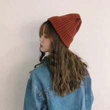 Lade das Bild in den Galerie-Viewer, Warm Winter Knit Beanie Hats Cold Women Korean Fashion TikTok Same Style Wool Male Student Unisex
