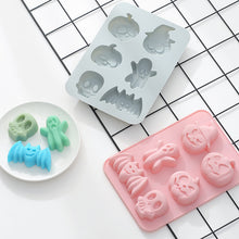 Lade das Bild in den Galerie-Viewer, 2x Halloween Xmas Christmas Gifts Decoration Spot Silicone Cake Mold 6 Holes DIY Ice-Making Mold
