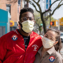 Load image into Gallery viewer, 2x500pcs Xmas Christmas  Stickers Roll Label I Got My Covid-19 Vacuum New Crown Vaccination
