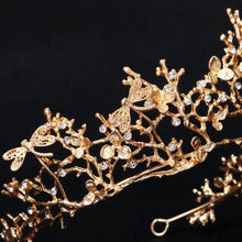 Lade das Bild in den Galerie-Viewer, Simple Alloy Rhinestone Bridal Headdress Golden Crown
