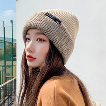 Lade das Bild in den Galerie-Viewer, Warm Winter Knit Beanie Hats Internet Celebrity Woolen Cap Women Autumn and Winter Korean Style All-Matching Black Unisex
