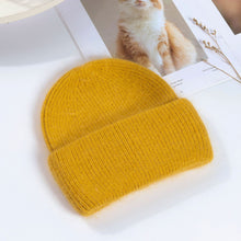 Lade das Bild in den Galerie-Viewer, Warm Winter Knit Beanie Hats Women's Autumn Korean Style All-Matching Pullover Thickened Unisex
