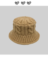 Lade das Bild in den Galerie-Viewer, Warm Winter Knit Beanie Hats Women's Autumn  Korean Style Vintage Twist Wool Unisex
