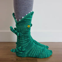 Lade das Bild in den Galerie-Viewer, Trendy Cute Adult Men's and Women's Knit Crocodile Socks  Animal Wool Knitted Socks
