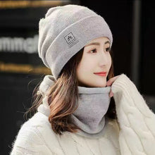 Lade das Bild in den Galerie-Viewer, Warm Winter Knit Beanie Hats Women's All-Matching Woolen Fleece-Lined Korean Style Cycling Earflaps Unisex
