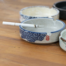 Lade das Bild in den Galerie-Viewer, Ashtray Creative Living Room Dining Room Table round Small  Hand Painted Storage Porcelain Ashtray
