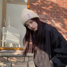 Lade das Bild in den Galerie-Viewer, Warm Winter Knit Beanie Hats  Wool Women Korean Style Autumn and Winter Solid Color Warm Outdoor Male Unisex
