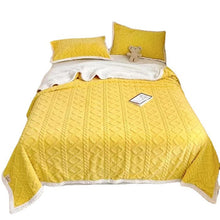 Lade das Bild in den Galerie-Viewer, Taffon Jacquard Blanket Lambswool Thickened Warm Multifunctional Composite Double Layer Cover Blanket
