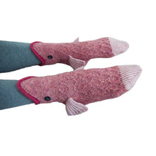 Lade das Bild in den Galerie-Viewer, Trendy Cute Adult Men's and Women's Knit Crocodile Socks  Animal Wool Knitted Socks
