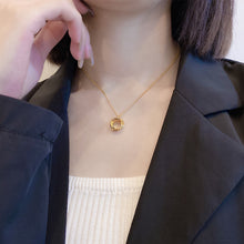 Lade das Bild in den Galerie-Viewer, S925 Silver Necklace Classic Mother Day Gift for Women and Girls Geometric Circle
