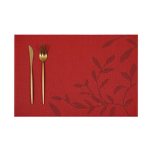 Lade das Bild in den Galerie-Viewer, 2PCs European Style Flower Pattern Western-Style Placemat PVC Heat Proof Mat Rectangular Table Mat
