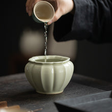 Lade das Bild in den Galerie-Viewer, Ashtray Buddha Hand Jianshui Tea Ceremony Utensils Tea Basin Ceramic Waste Water Tank Tea Mat
