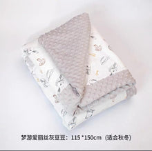 Lade das Bild in den Galerie-Viewer, Baby Autumn and Winter Thickening Cover Blanket Baby Quilt Men and Women Baby Blanket Bubble Velvet
