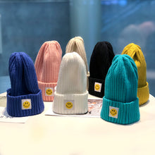 Lade das Bild in den Galerie-Viewer, Warm Winter Knit Beanie Hats Rosex round Face Winter Wool Women Patch Smiley Face Korean Style All-Match Unisex
