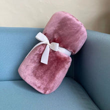 Load image into Gallery viewer, Woolen Blanket Blanket Nap Blanket Thick Warm Summer Sofa Cover Flannel Air Conditioning Blanket
