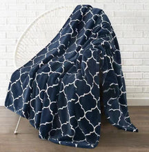 Load image into Gallery viewer, Double Layer Raschel Imitation Rabbit Fur Flannel Blanket Nap Air Conditioning Cloak Small Blanket
