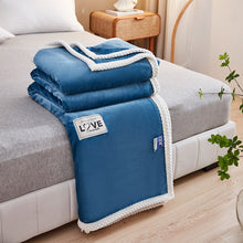 Lade das Bild in den Galerie-Viewer, Milk Velvet Blanket Winter Thickened Nap Blanket Flannel Warm Blanket
