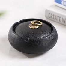 Lade das Bild in den Galerie-Viewer, Ashtray Northern   Ceramic Home Simple Stylish Lid Windproof Ceramic Trend
