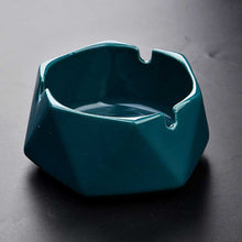Lade das Bild in den Galerie-Viewer, Ashtray Creative Home Living Room Ins Trendy Office Lid  Windproof Ashtray
