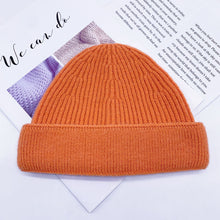 Lade das Bild in den Galerie-Viewer, Warm Winter Knit Beanie Hats European and American  Big Head Wool Men's and Women's Pullover Unisex
