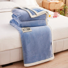 Lade das Bild in den Galerie-Viewer, Milk Velvet Blanket Winter Thickened Nap Blanket Flannel Warm Blanket
