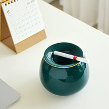 Lade das Bild in den Galerie-Viewer, Ashtray Tank Stylish Lid Hotel  Office Living Room Home European Style off  Macaron Color Ashtray
