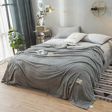 Lade das Bild in den Galerie-Viewer, Solid Color Milk Velvet Blanket Office Nap Blanket Gift Blanket Milk Velvet Blanket
