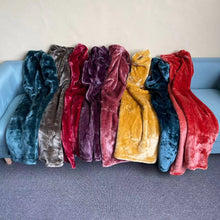 Load image into Gallery viewer, Woolen Blanket Blanket Nap Blanket Thick Warm Summer Sofa Cover Flannel Air Conditioning Blanket
