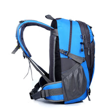 Lade das Bild in den Galerie-Viewer, Backpack Large Capacity Leisure travel Men Lightweight Exercise Outdoor Mountaineering shoulder bag
