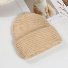 Lade das Bild in den Galerie-Viewer, Warm Winter Knit Beanie Hats Women's Autumn Korean Style All-Matching Pullover Thickened Unisex
