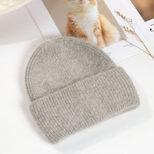 Lade das Bild in den Galerie-Viewer, Warm Winter Knit Beanie Hats Women's Autumn Korean Style All-Matching Pullover Thickened Unisex

