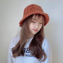 Lade das Bild in den Galerie-Viewer, Warm Winter Knit Beanie Hats Women's Autumn  Korean Style Vintage Twist Wool Unisex
