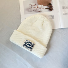 Lade das Bild in den Galerie-Viewer, Warm Winter Knit Beanie Hats Autumn Winter Retro Skullcap Street Tide Wool Unisex
