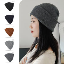 Lade das Bild in den Galerie-Viewer, Warm Winter Knit Beanie Hats Simple Black Men's Big Head Circumference Fashion Women Unisex
