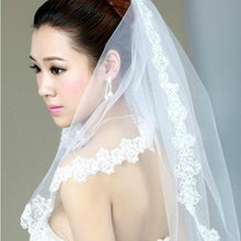 Lade das Bild in den Galerie-Viewer, 1.5m Long Section Lace Small Sequins Plum Pattern Wedding Veil
